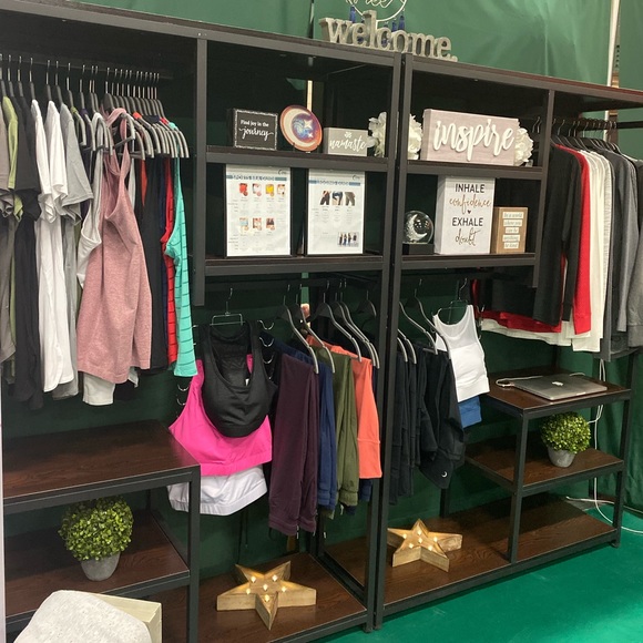 Meet your Posher, Natalie - Picture 3 of 6